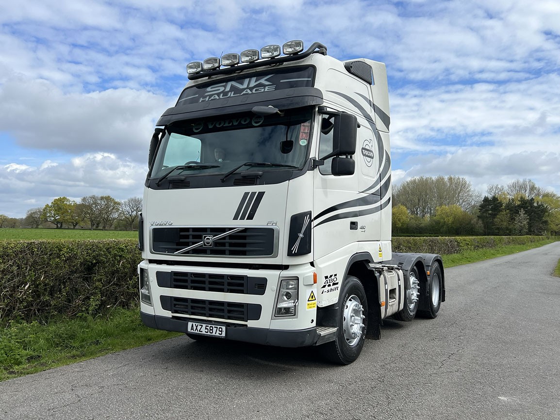 Volvo FH 13 480 6 X 2 Globetrotter Tractor