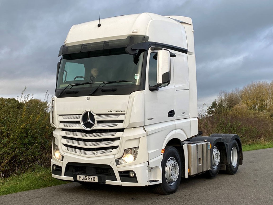 Mercedes Actros Giga Space 2551 6 X 2 Tractor Unit