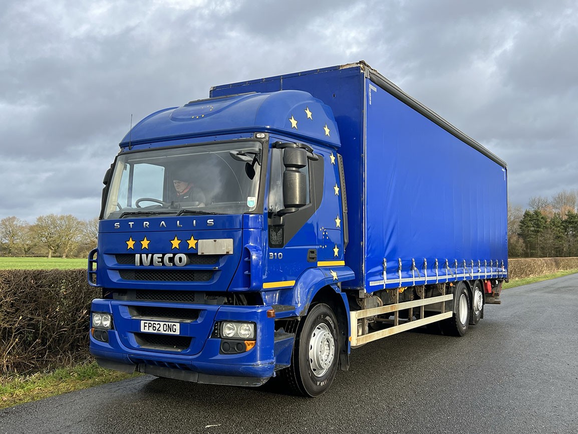 Iveco Stralis 310 6 X 2 Curtainsider