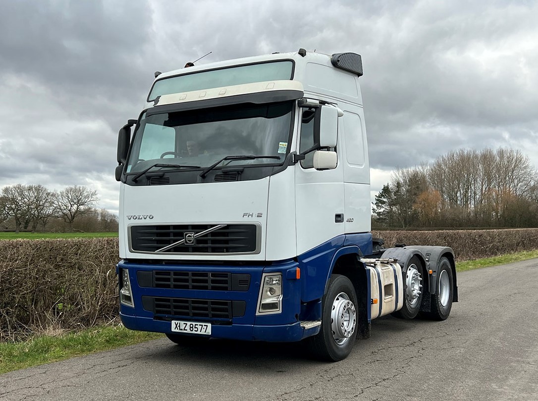 Volvo FH 12 420 6 X 2 Globetrotter Tractor Unit